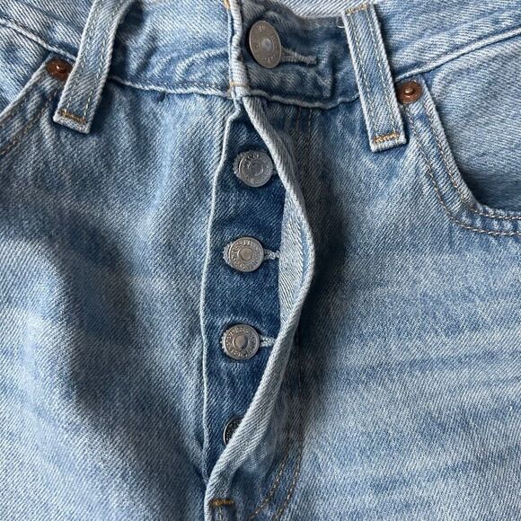 Levi’s 501 Premium Original Cropped Patched Jeans Medium Wash High Rise Size 28 - Picture 5 of 10